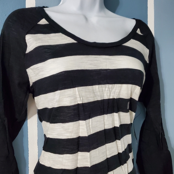 NWT Express Black and White Striped Long Sleeve Top - Picture 3 of 8